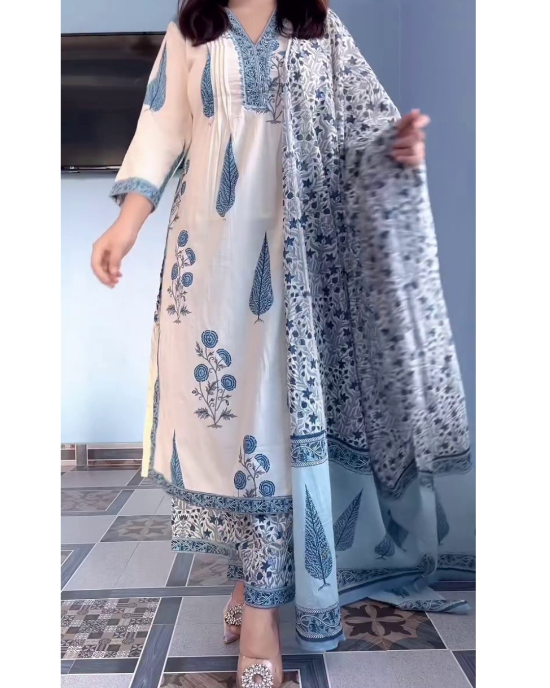 Neelam Blossom Ivory Kurta Set with Dupatta