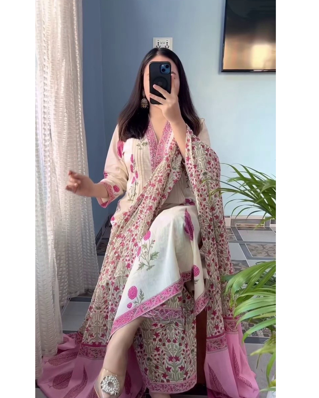 Gulaab Blossom Ivory Kurta Set with Dupatta