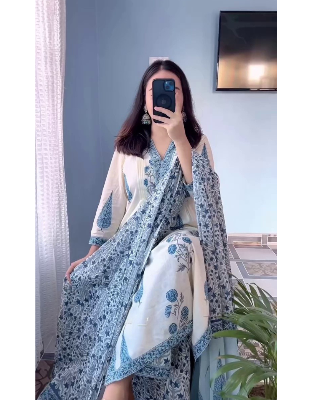 Neelam Blossom Ivory Kurta Set with Dupatta