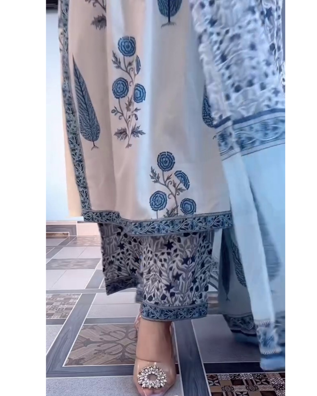 Neelam Blossom Ivory Kurta Set with Dupatta