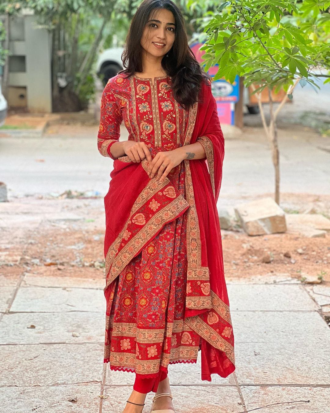 Marooni Rutba Voluminous Anarkali Suit Set